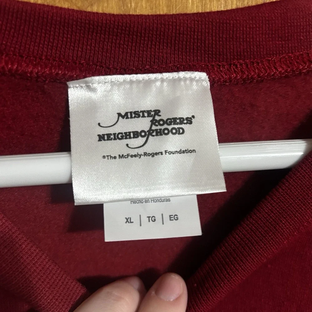 Official Mister Rogers Neighborhood Sweatshirt Men XL Red TV Show HELLO NEIGHBOR
